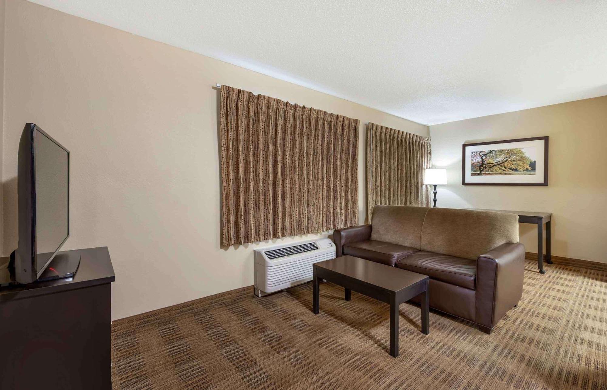 Extended Stay America Select Suites - Providence - Airport Warwick Eksteriør billede