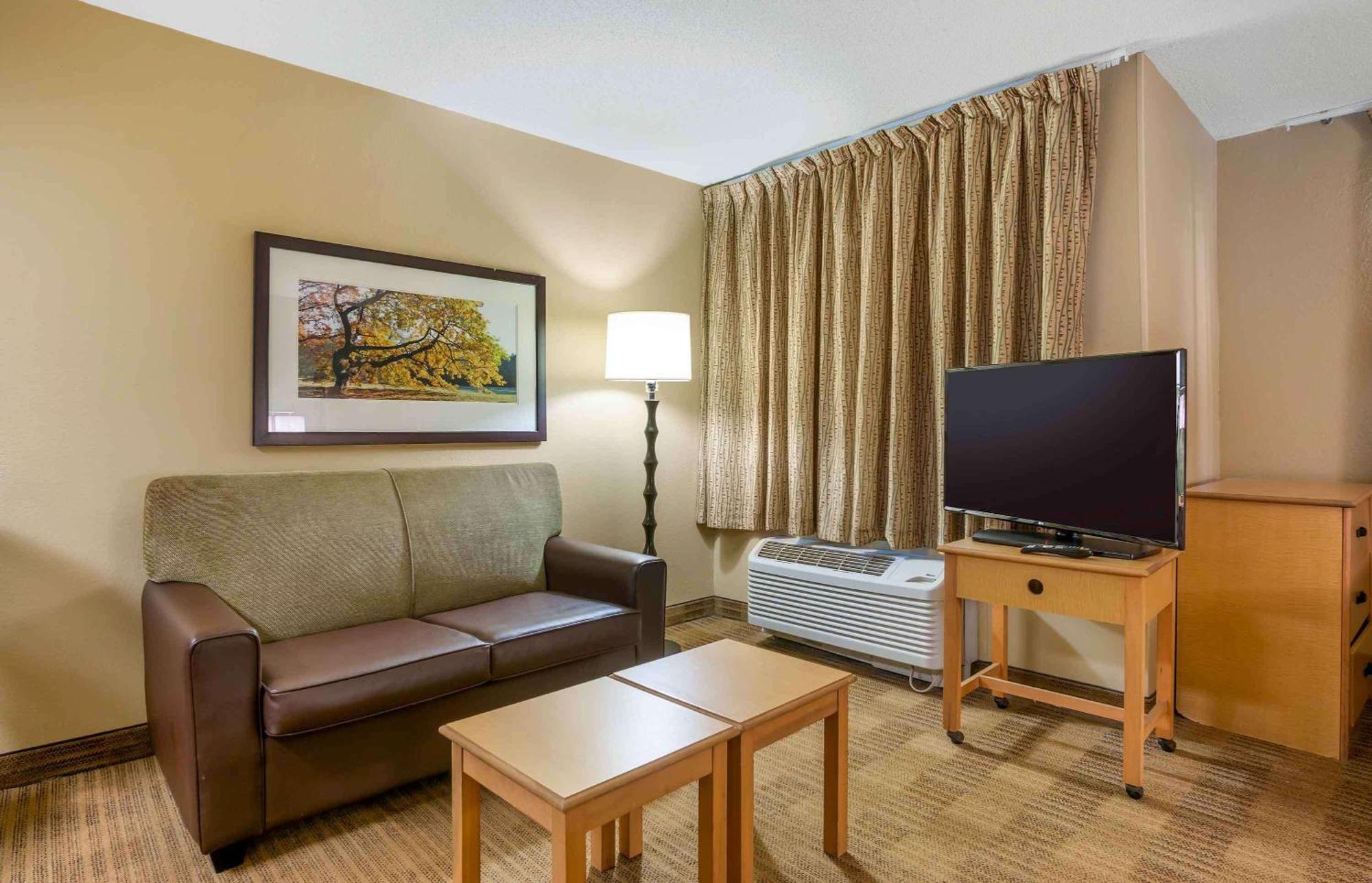 Extended Stay America Select Suites - Providence - Airport Warwick Eksteriør billede