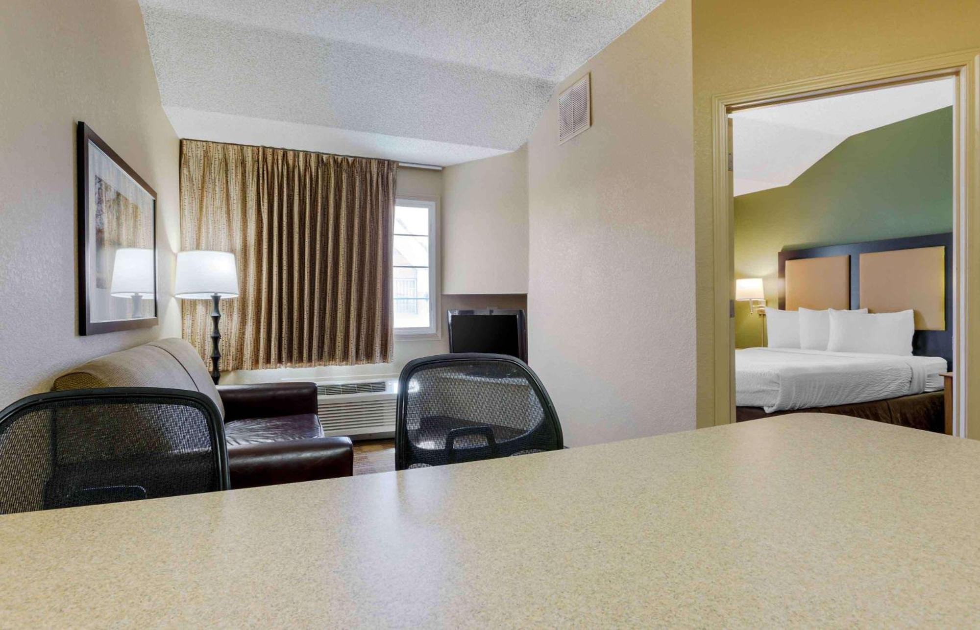 Extended Stay America Select Suites - Providence - Airport Warwick Eksteriør billede