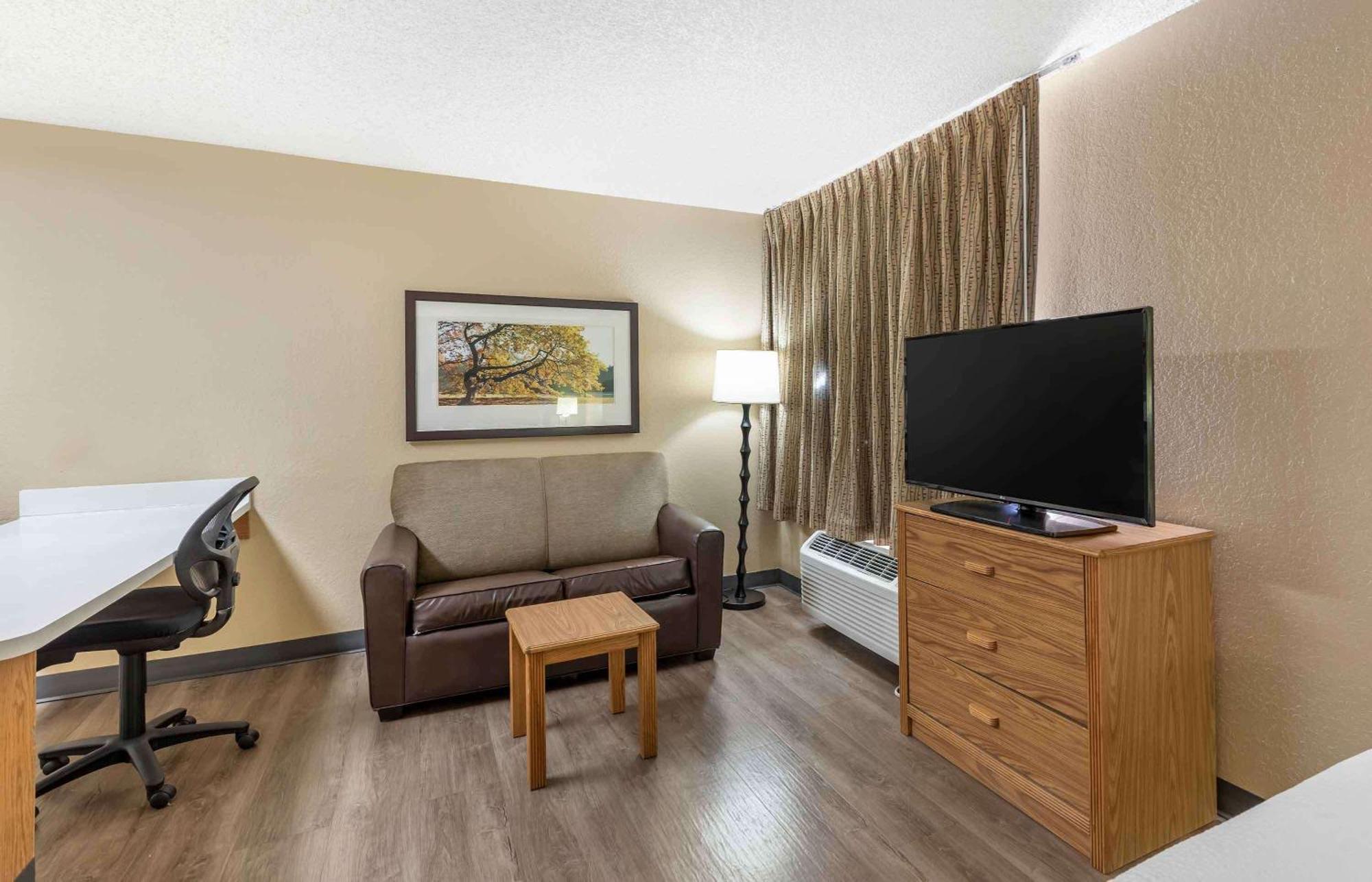 Extended Stay America Select Suites - Providence - Airport Warwick Eksteriør billede